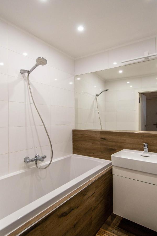 Executive Bright Apt. By Ruterra Apartment *