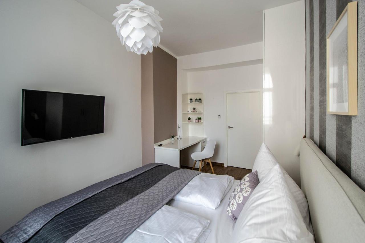 Executive Bright Apt. By Ruterra * Prague