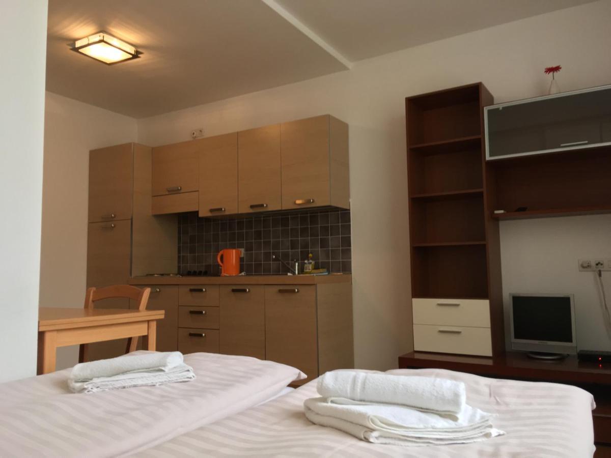 La Familia Aparthotel