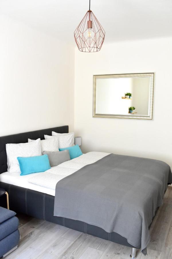Center Apartment *
