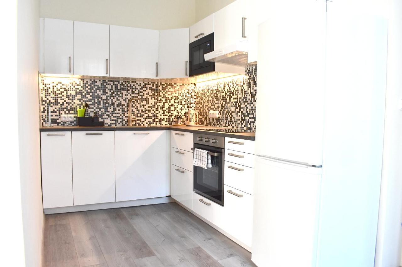 Apartment Center *