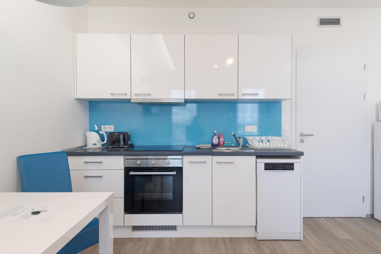 Apartment Bright Studio, 10min Centre, Free Parking
