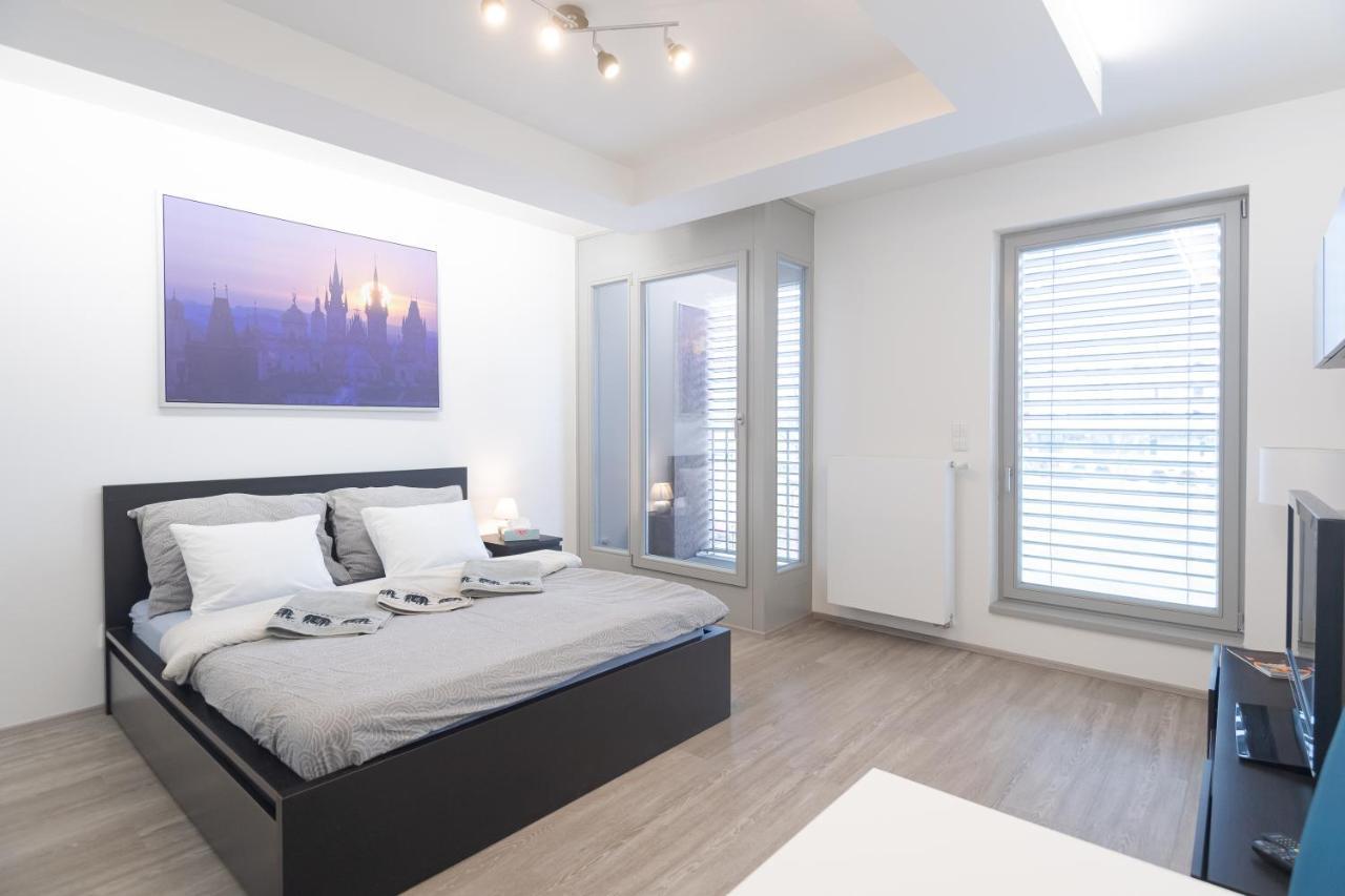 Bright Studio, 10min Centre, Free Parking Apartment