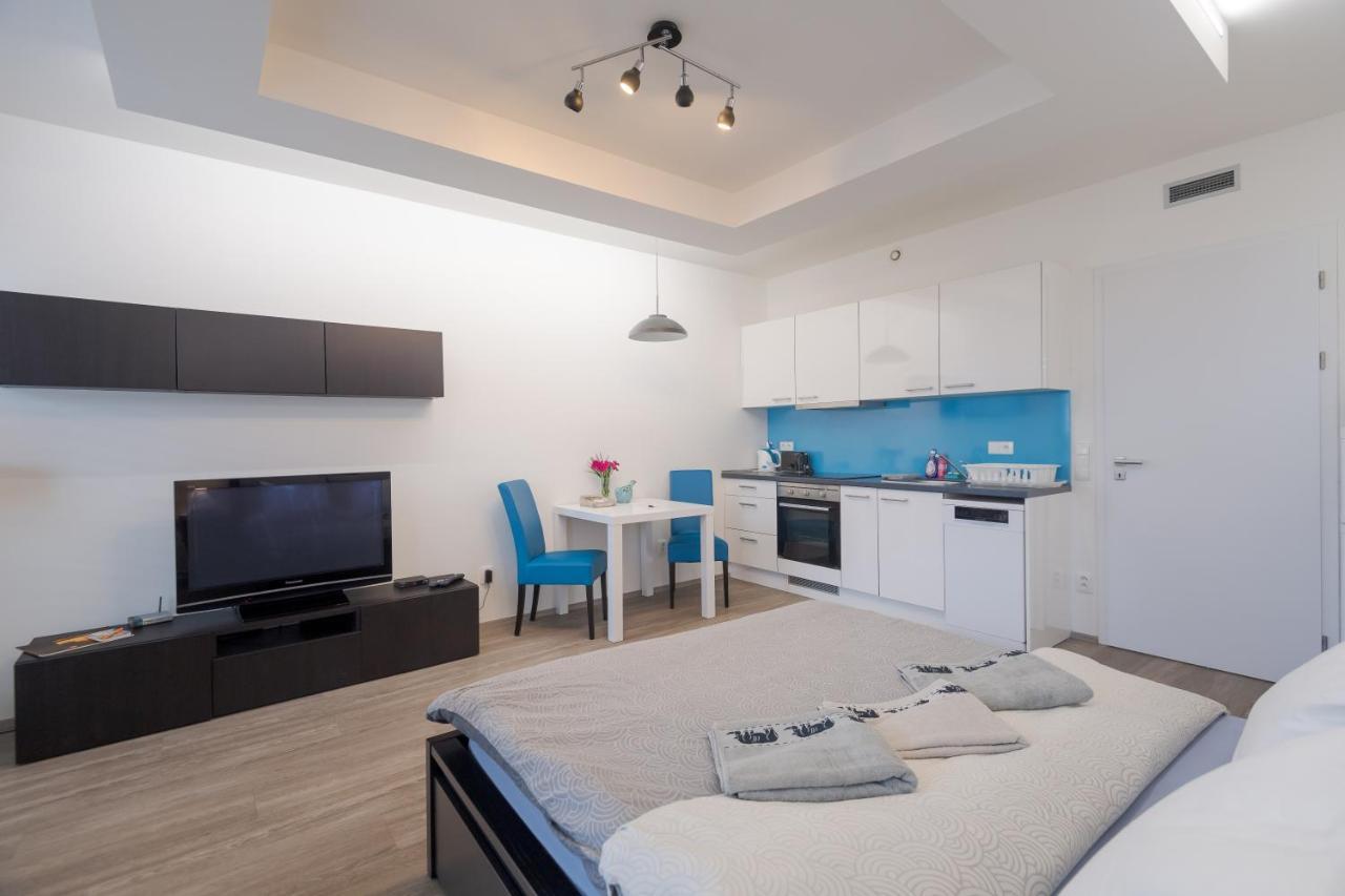 Bright Studio, 10min Centre, Free Parking Apartment *