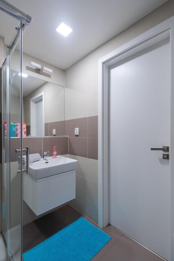 Bright Studio, 10min Centre, Free Parking Apartment