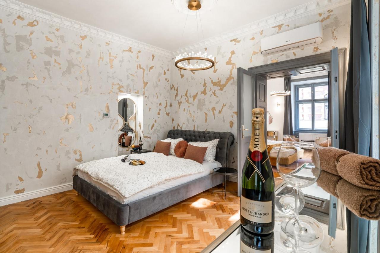 Apartment Emperor Castle View Prague