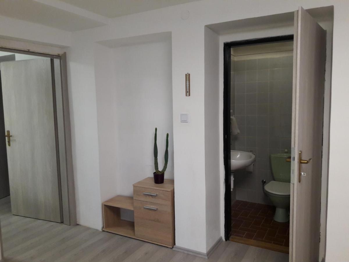 Apartment V Podbabe Prag