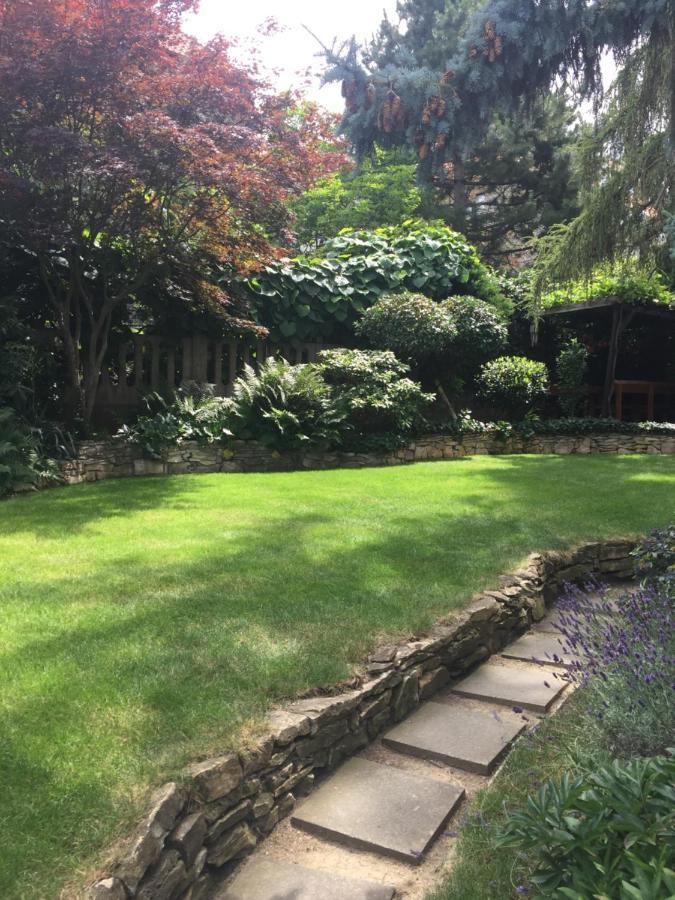 Apartment Blue In Beautiful Style Garden With Atmosphere Prague