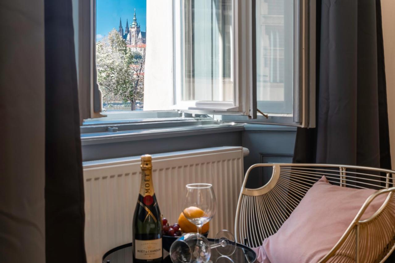 Emperor Castle View * Prague