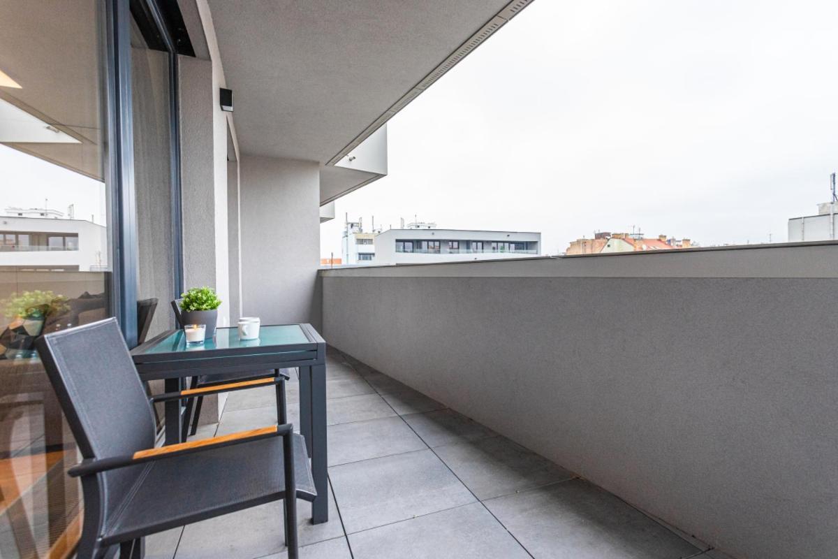 Apartment Oscar With Garage *
