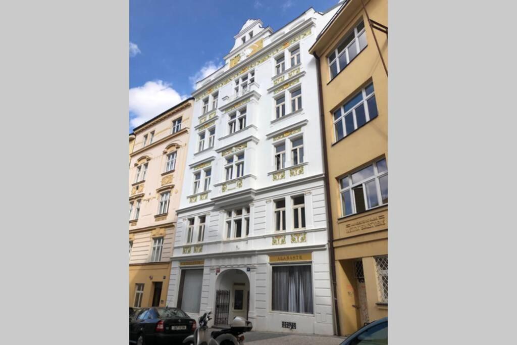 Apartment In Heart Of