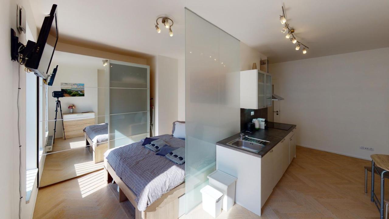 Onsite Free Garage Parking, 10min Centre By Bus Lejlighed Prag