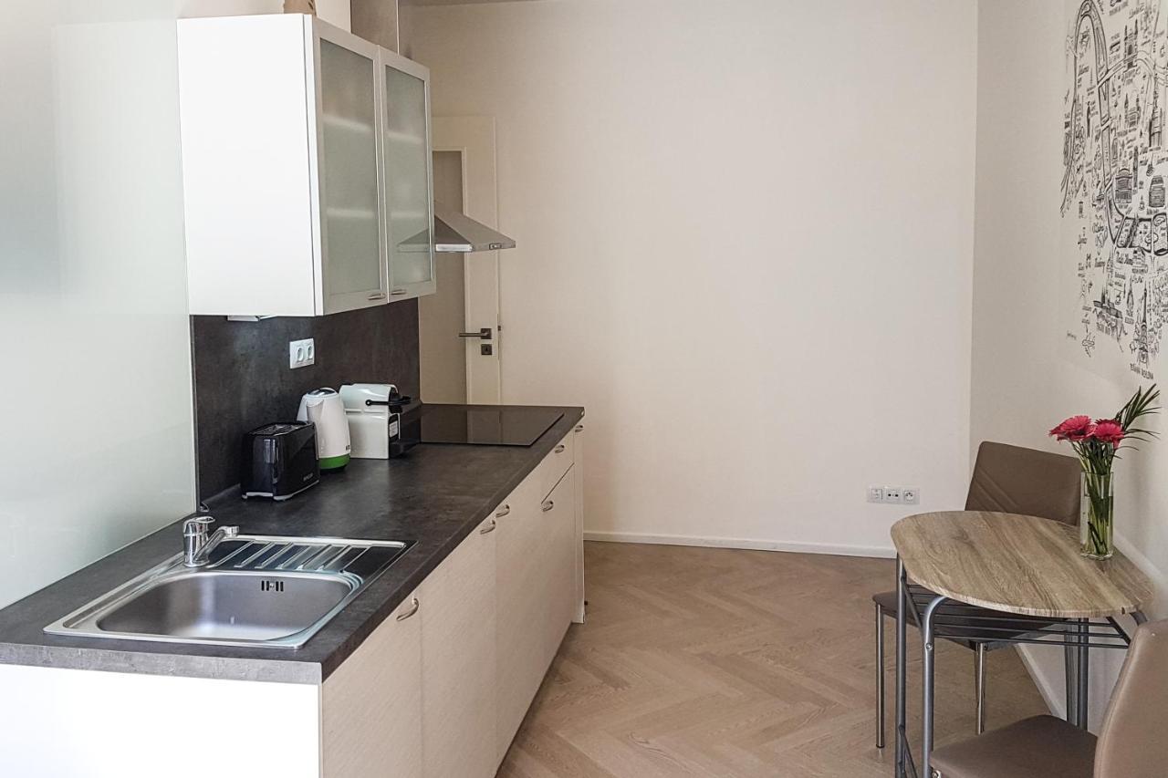 Onsite Free Garage Parking, 10min Centre By Bus Prag