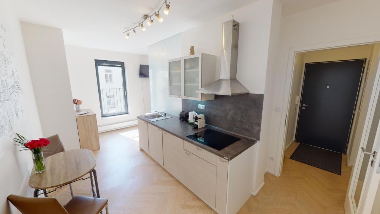 Onsite Free Garage Parking, 10min Centre By Bus Lejlighed