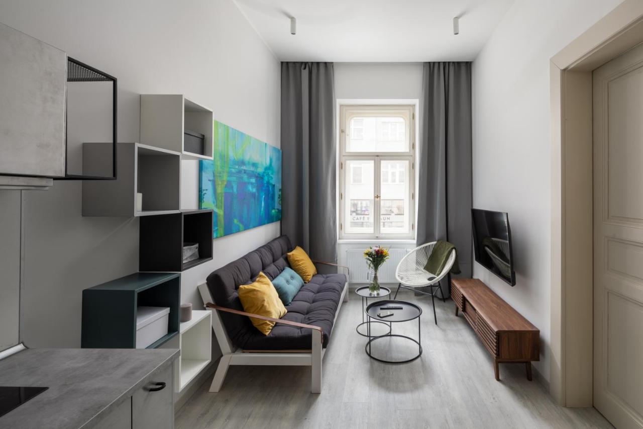 Designer In New Town By Days - 