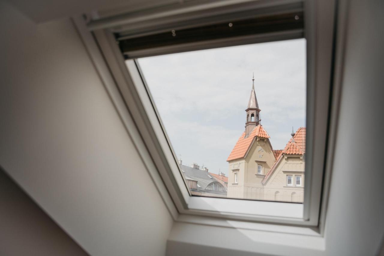 High Heaven Valentinska Apartment Prague