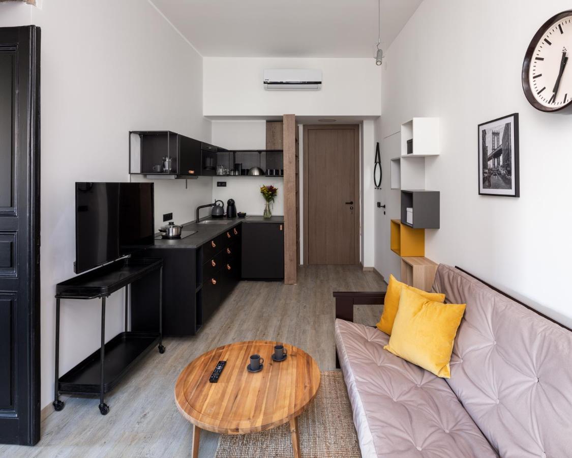 Designer In New Town By Days - 
