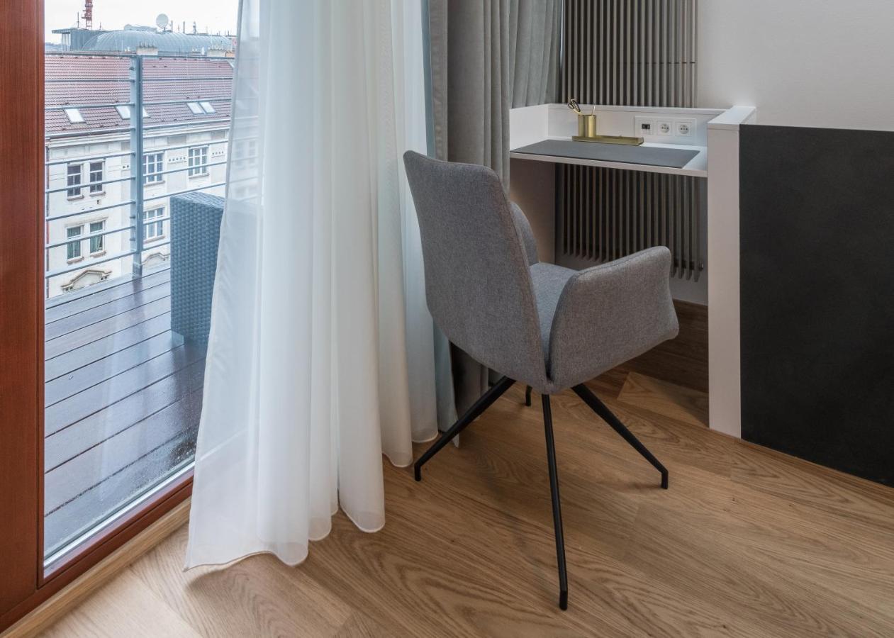 Fully Renovated Stylish Duplex In A Convenient Location