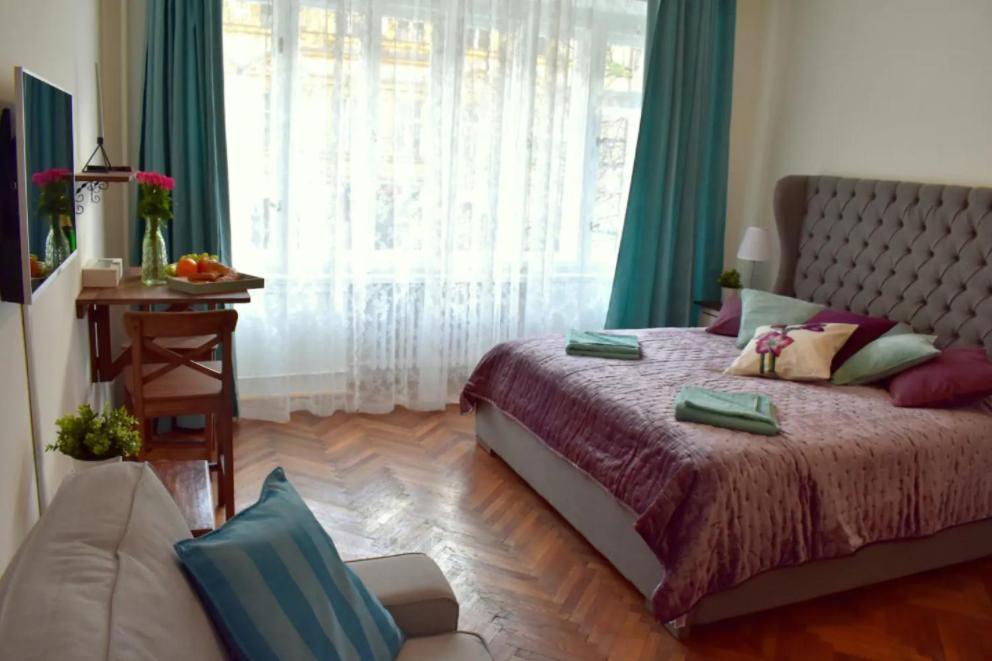 Romantic Karlin Apartment