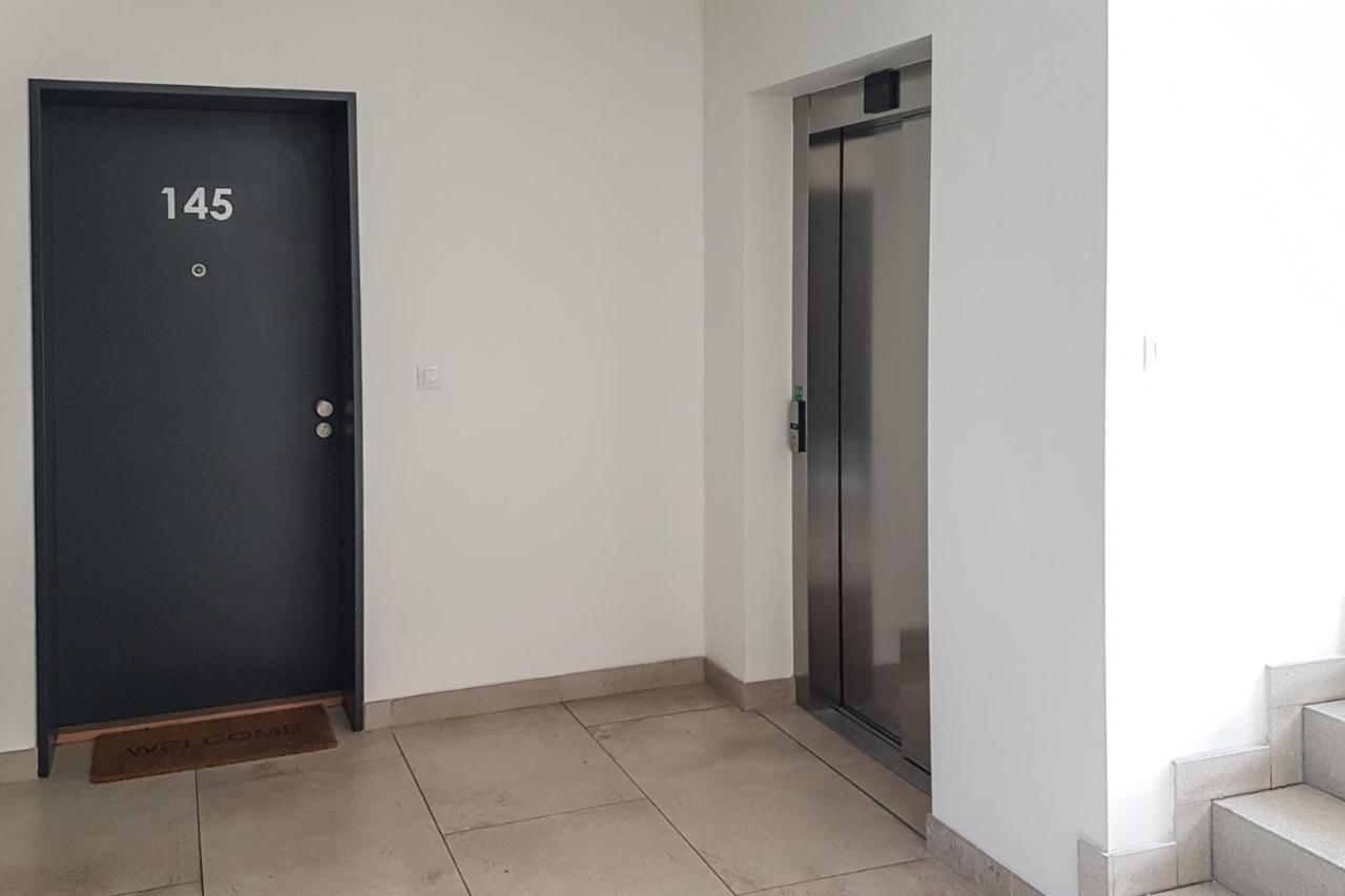 Lejlighed Onsite Free Garage Parking, 10min Centre By Bus