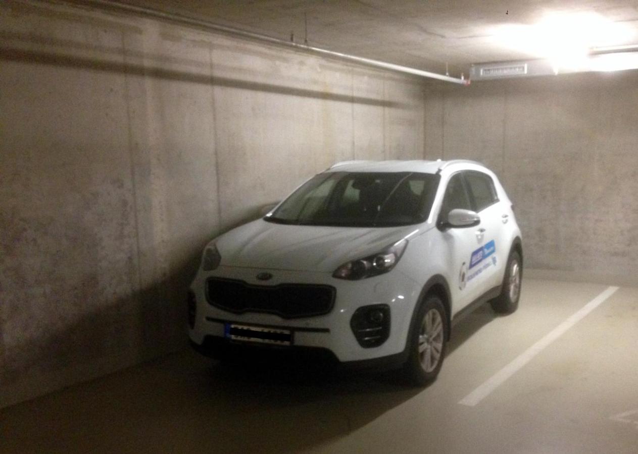 Onsite Free Garage Parking, 10min Centre By Bus * Prag