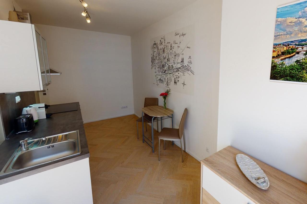 Onsite Free Garage Parking, 10min Centre By Bus Lejlighed