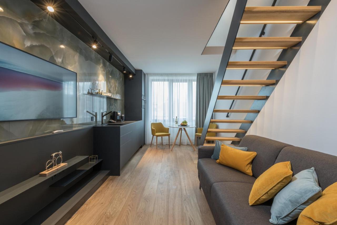 Fully Renovated Stylish Duplex In A Convenient Location Apartment Prag