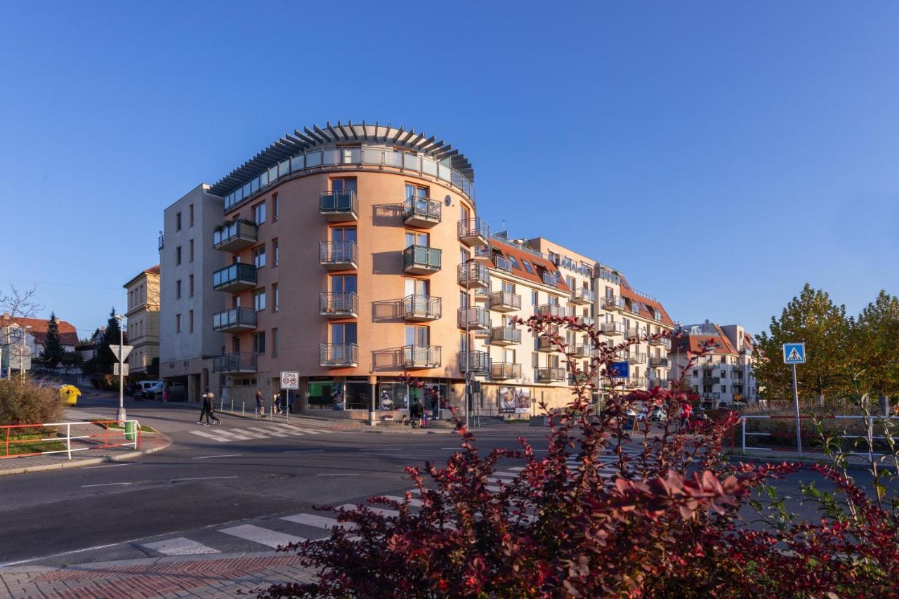 Sunny In Modrany By Days Apartment *