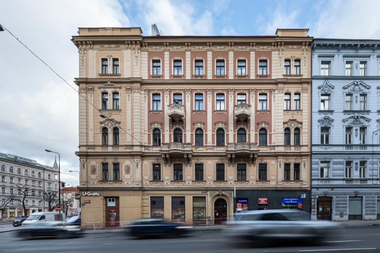 Designer In New Town By Days - 