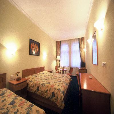 Amadeus Hotell 3*
