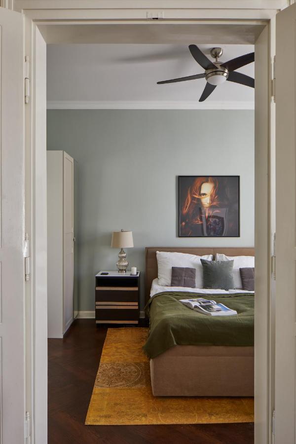 Homey In Lesser Town By Days Apartment Prag