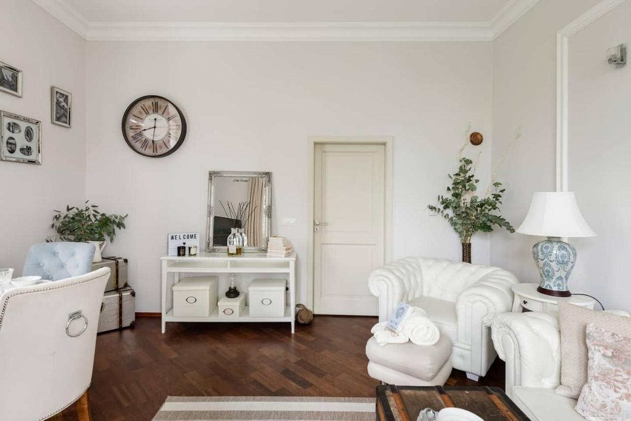 Old Town Square Apartment