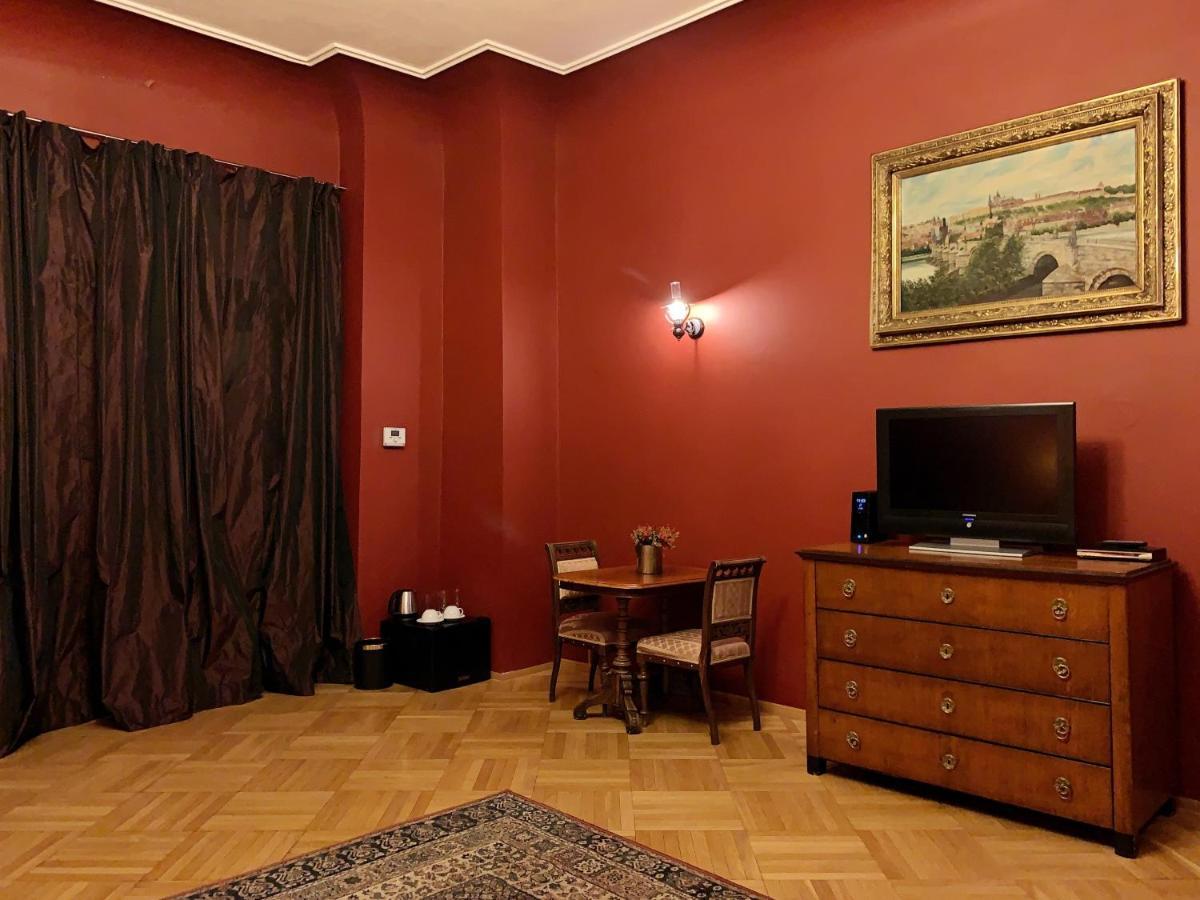 Small Luxury Palace Hotel 4*