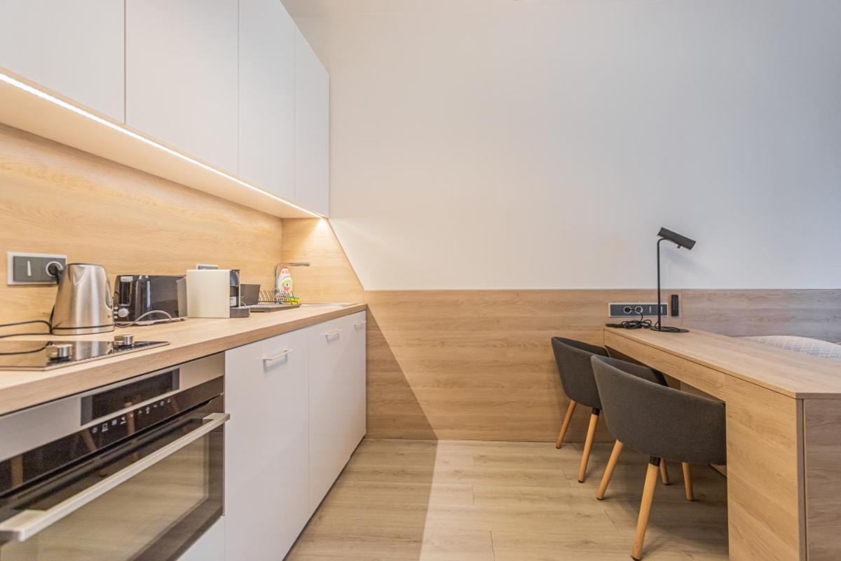 Business Andel, 10 Min To Centre, Netflix, Paid Parking * Prag