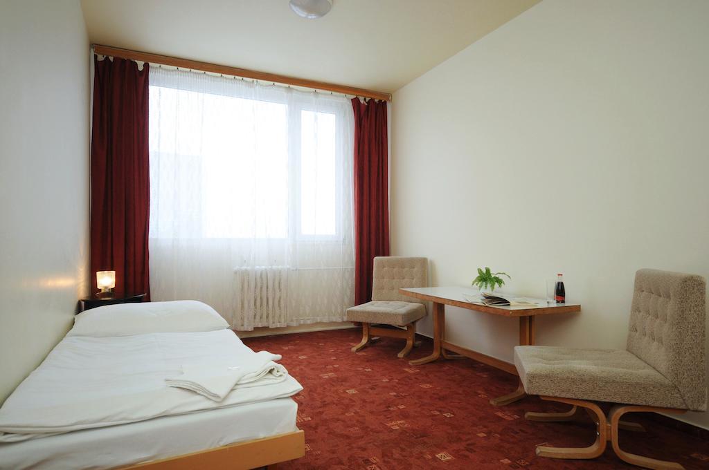 Easy Star Prag