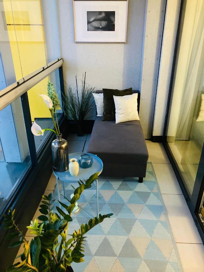 Apartment Blanc Harfa Design