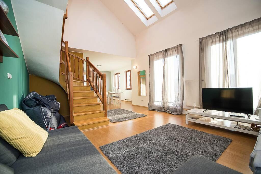 Great Terrace In Big, Flat Prag