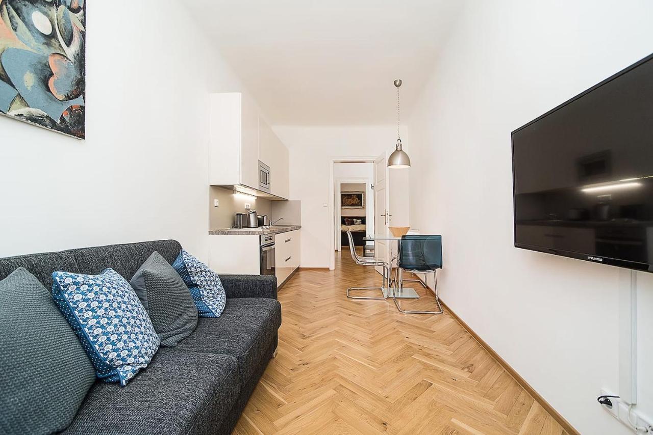 Newly Renovated 1-bed At Charles Bridge * Prague
