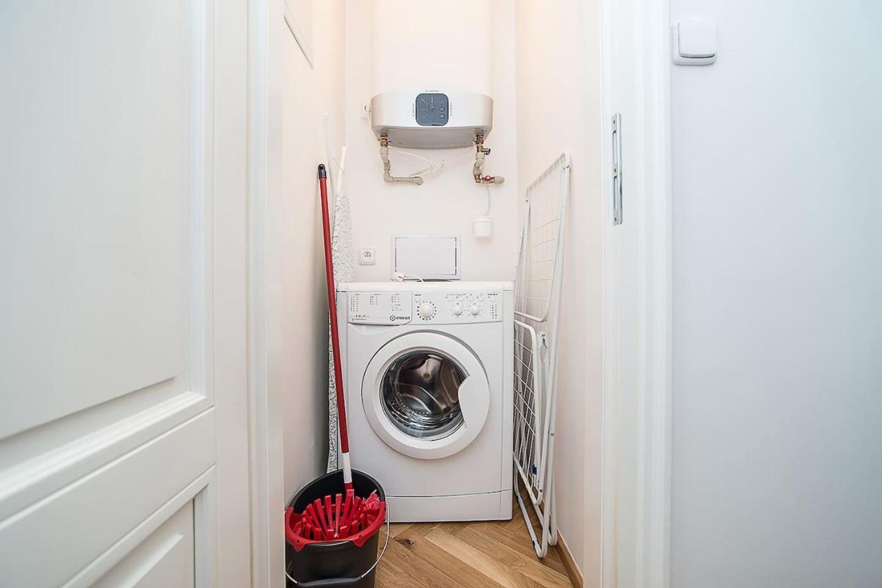 Newly Renovated 1-bed At Charles Bridge *