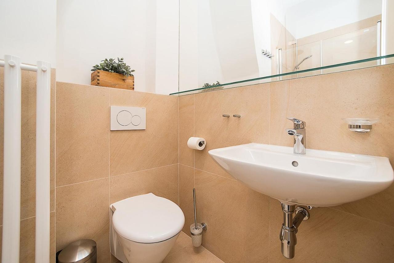 Newly Renovated 1-bed At Charles Bridge Apartment