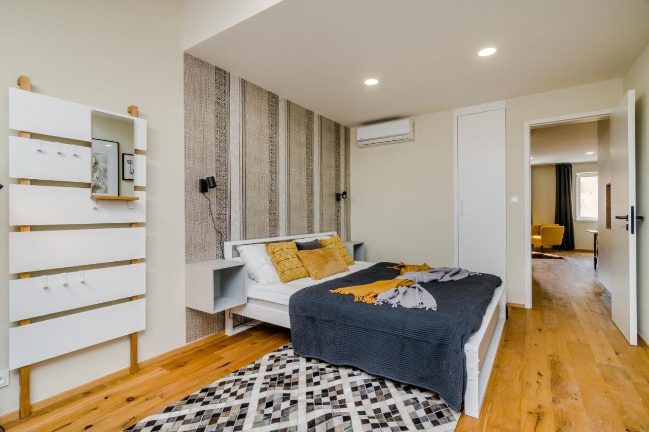 Days - Premium Loft W Terrace - View - Netflix - Ac Lägenhet Prag