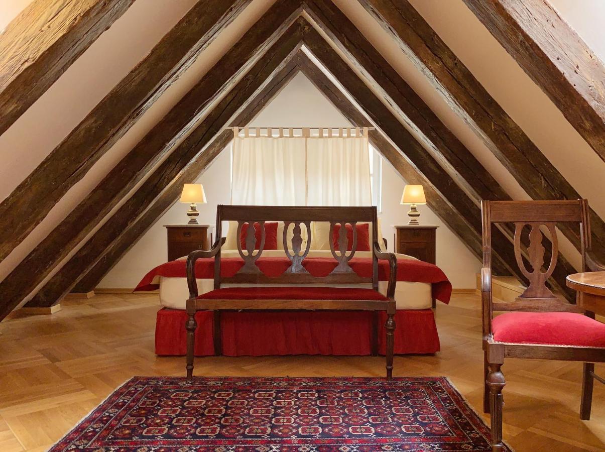 Small Luxury Palace Hotel