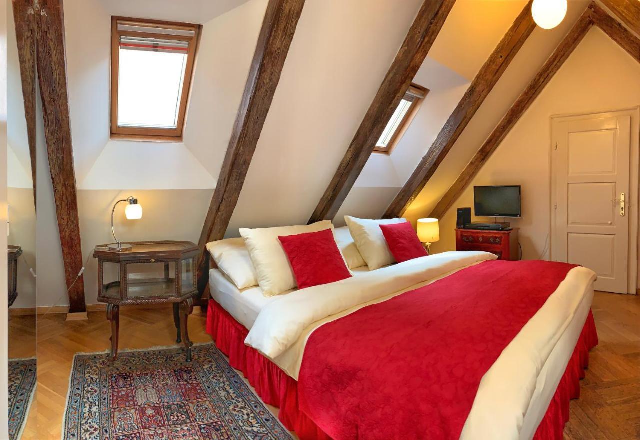 Small Luxury Palace 4* Prag