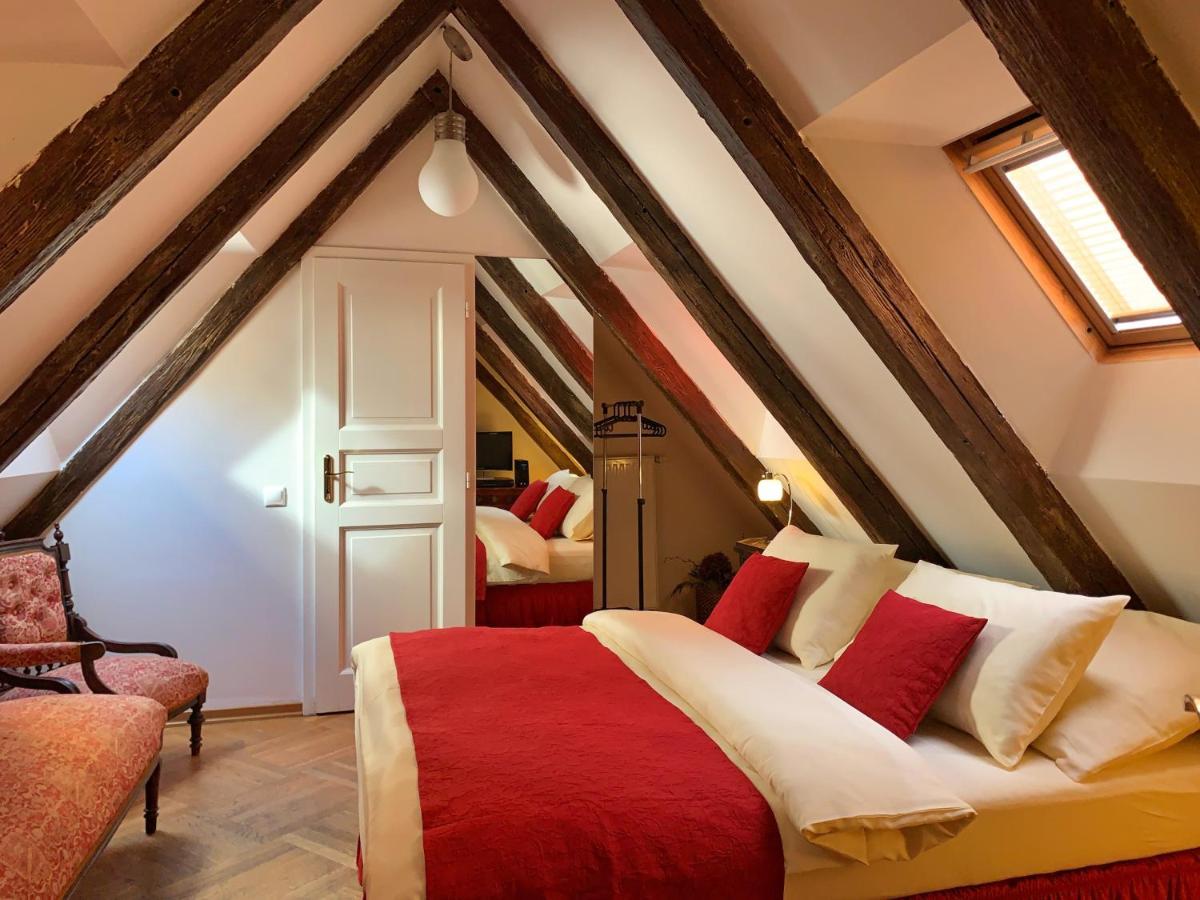 Small Luxury Palace Hotel 4*