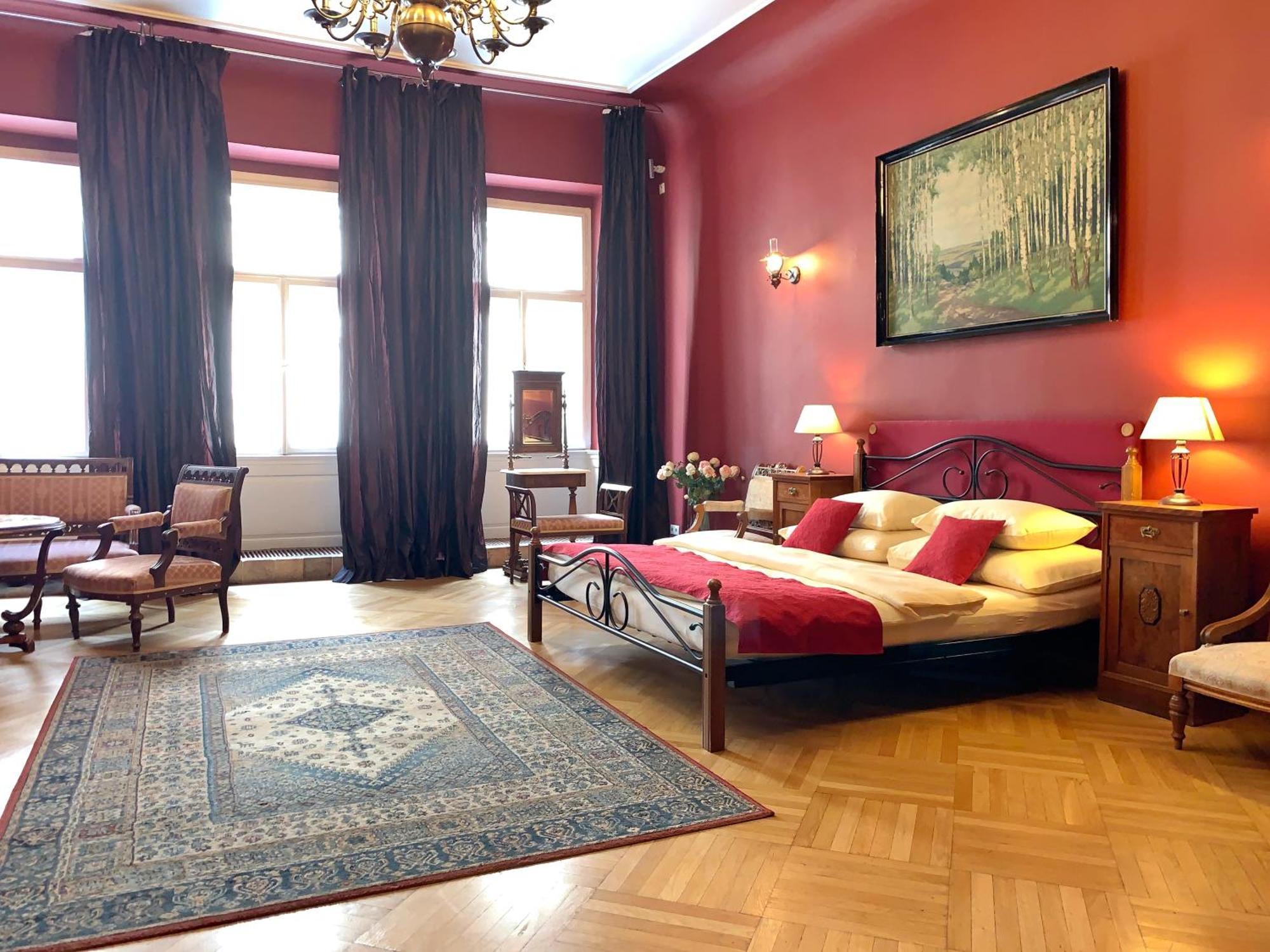 Small Luxury Palace Prag