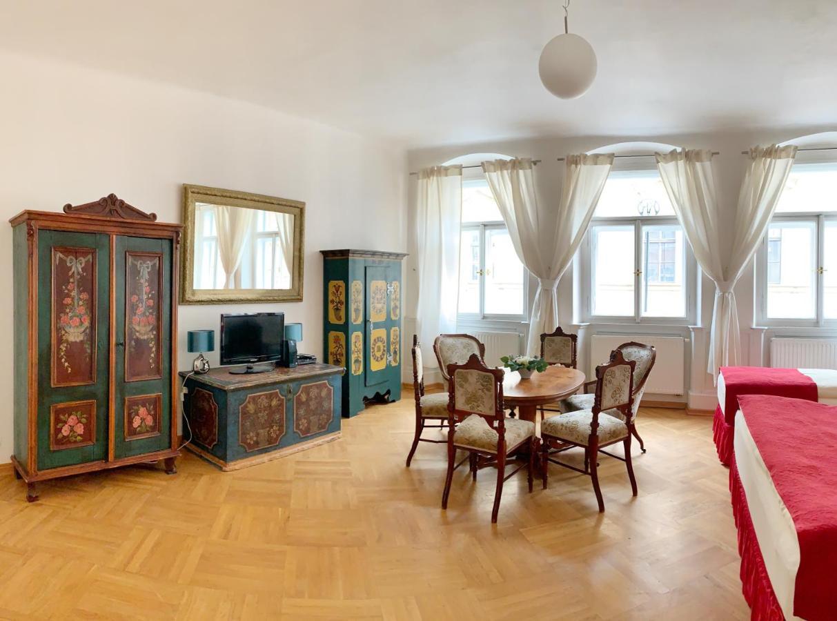 Small Luxury Palace Hotel 4*