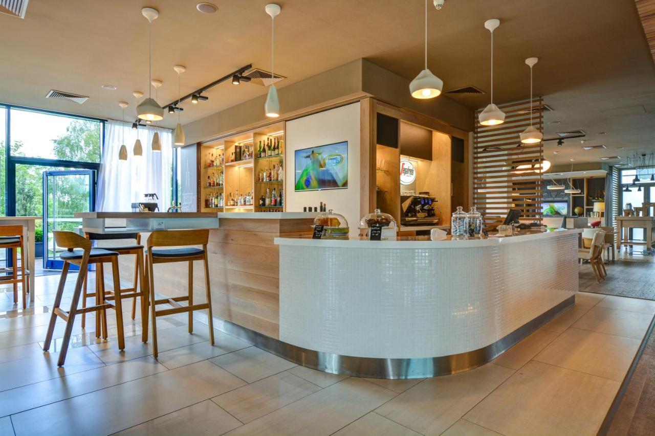 Airport By Ihg Hotel 4*