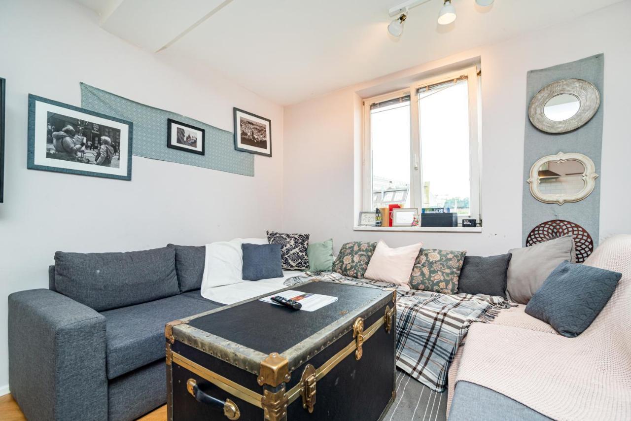 Central, Spacious, Modern 5 Bedrm Duplex W/balcony Prague