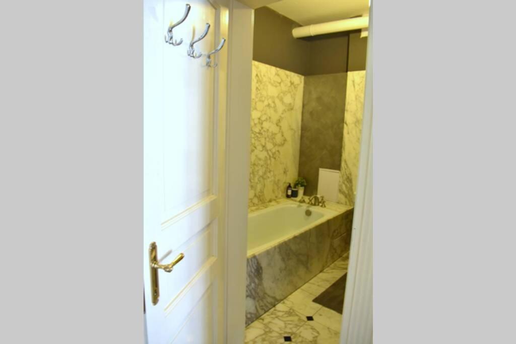 Airstay : Deluxe Old Town Lägenhet Prag