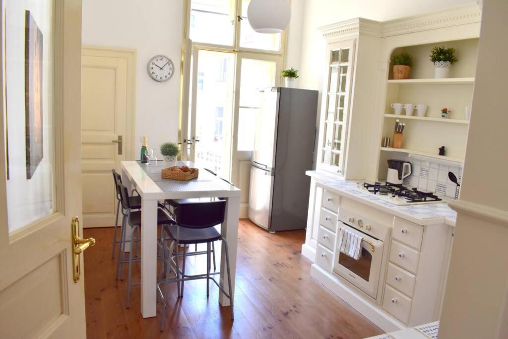 Airstay : Deluxe Old Town *